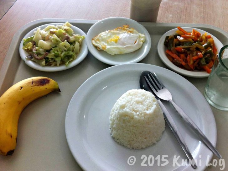 フィリピン、カリンデリアでの食事例
