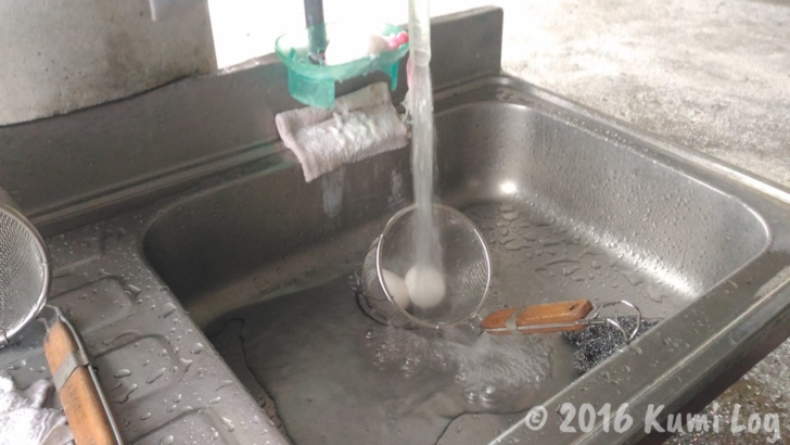 ㄚーㄚ旺温泉渡假村、流水で冷やされるゆで卵